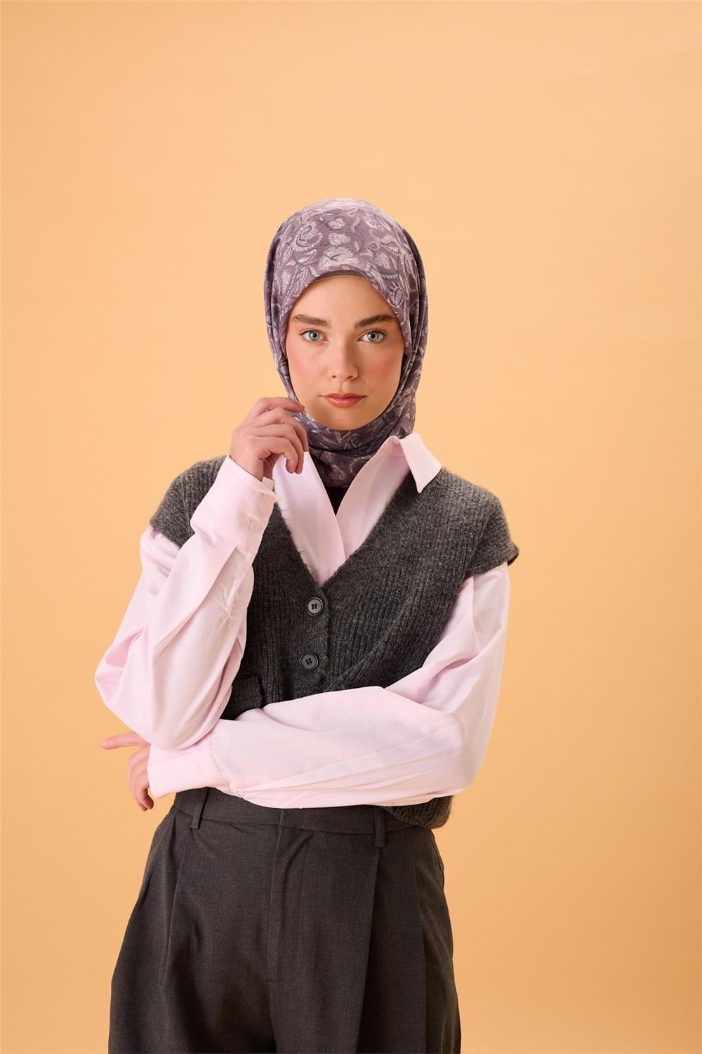 İnce Pamuk Soft Eşarp Eflatun-Lila Desenli Tok Duruşlu 90x90