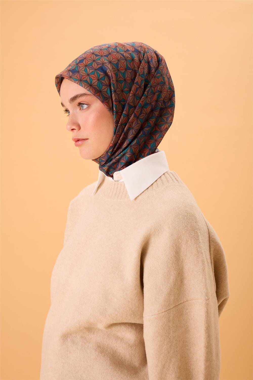 İnce Pamuk Soft Eşarp Koyu Vizon Turuncu Mavi Patina Desenli Kaymaz Dokulu Tok Duruşlu 90x90