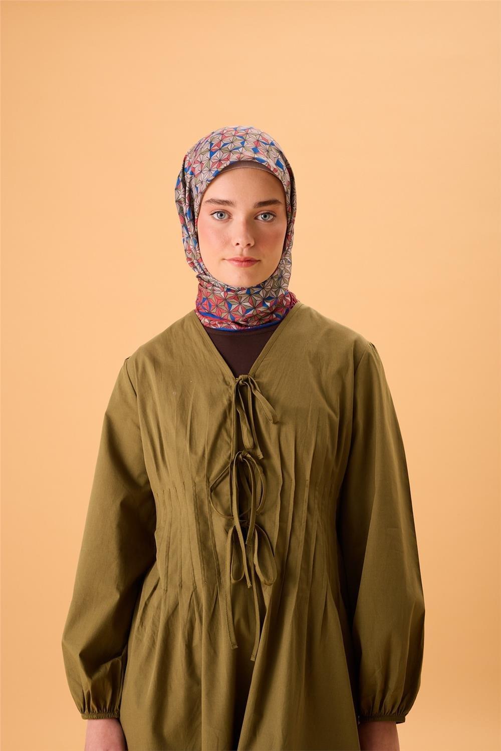 İnce Pamuk Soft Eşarp Mercan Saks Yeşil Krem Desenli Kaymaz Dokulu Tok Duruşlu 90x90