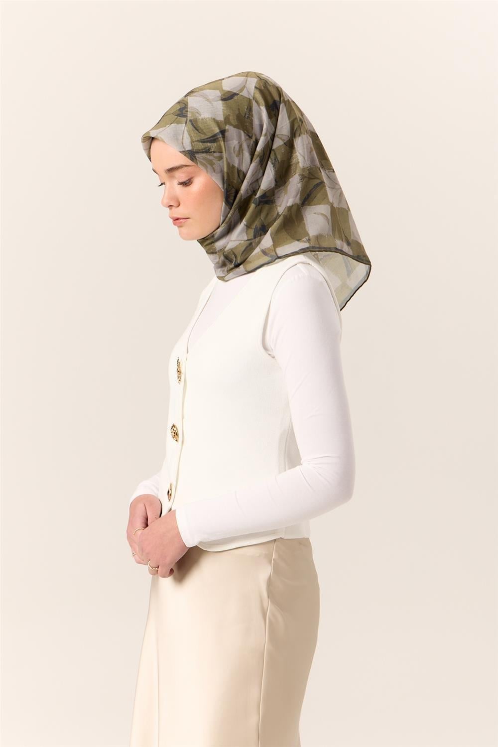 İnce Pamuk Soft Eşarp Kına Yeşili-Koyu Yeşil Desenli Kaymaz Dokulu Tok Duruşlu 90x90