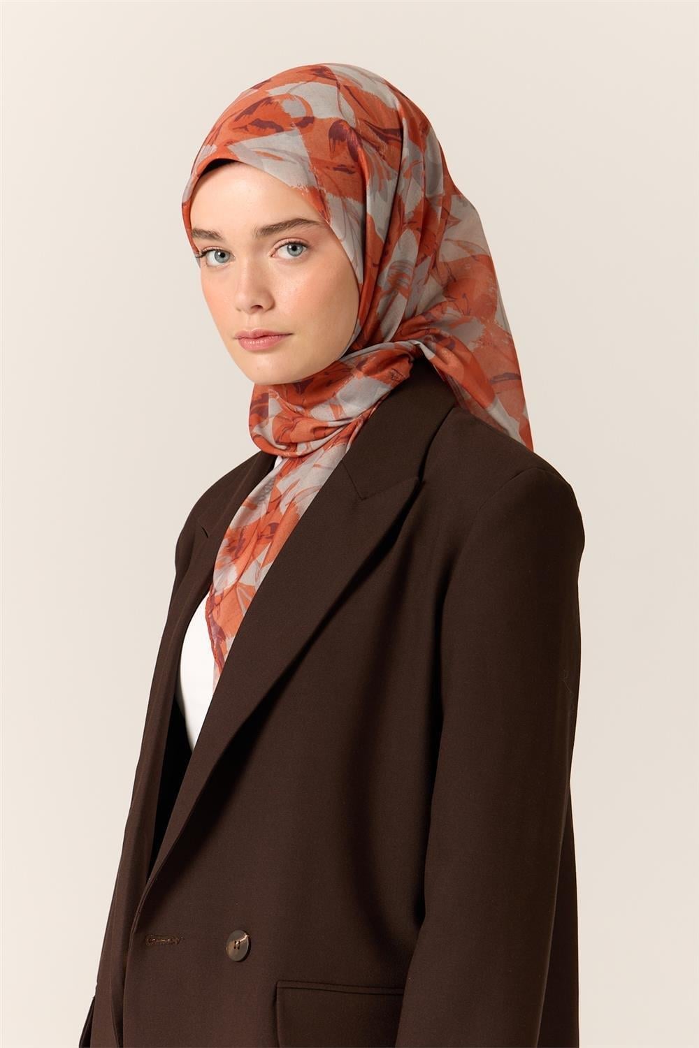İnce Pamuk Soft Eşarp Turuncu-Mürdüm Desenli Kaymaz Dokulu Tok Duruşlu 90x90