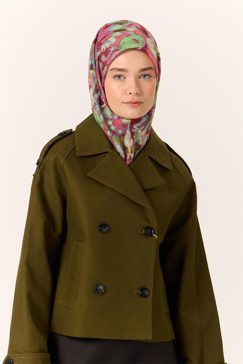 İnce Pamuk Soft Eşarp Narçiçeği-Mint Yeşili Desenli Kaymaz Dokulu Tok Duruşlu 90x90