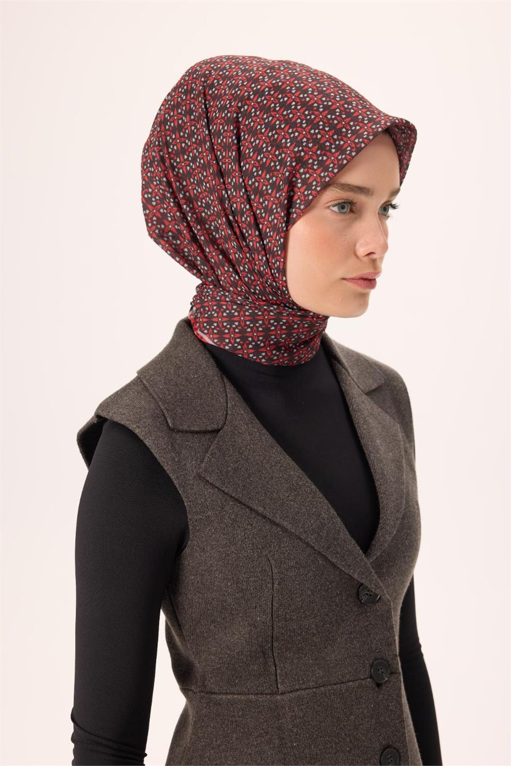 İnce Pamuk Soft Eşarp Siyah-Kırmızı Gri Desenli Kaymaz Dokulu Nefes Alan 90x90