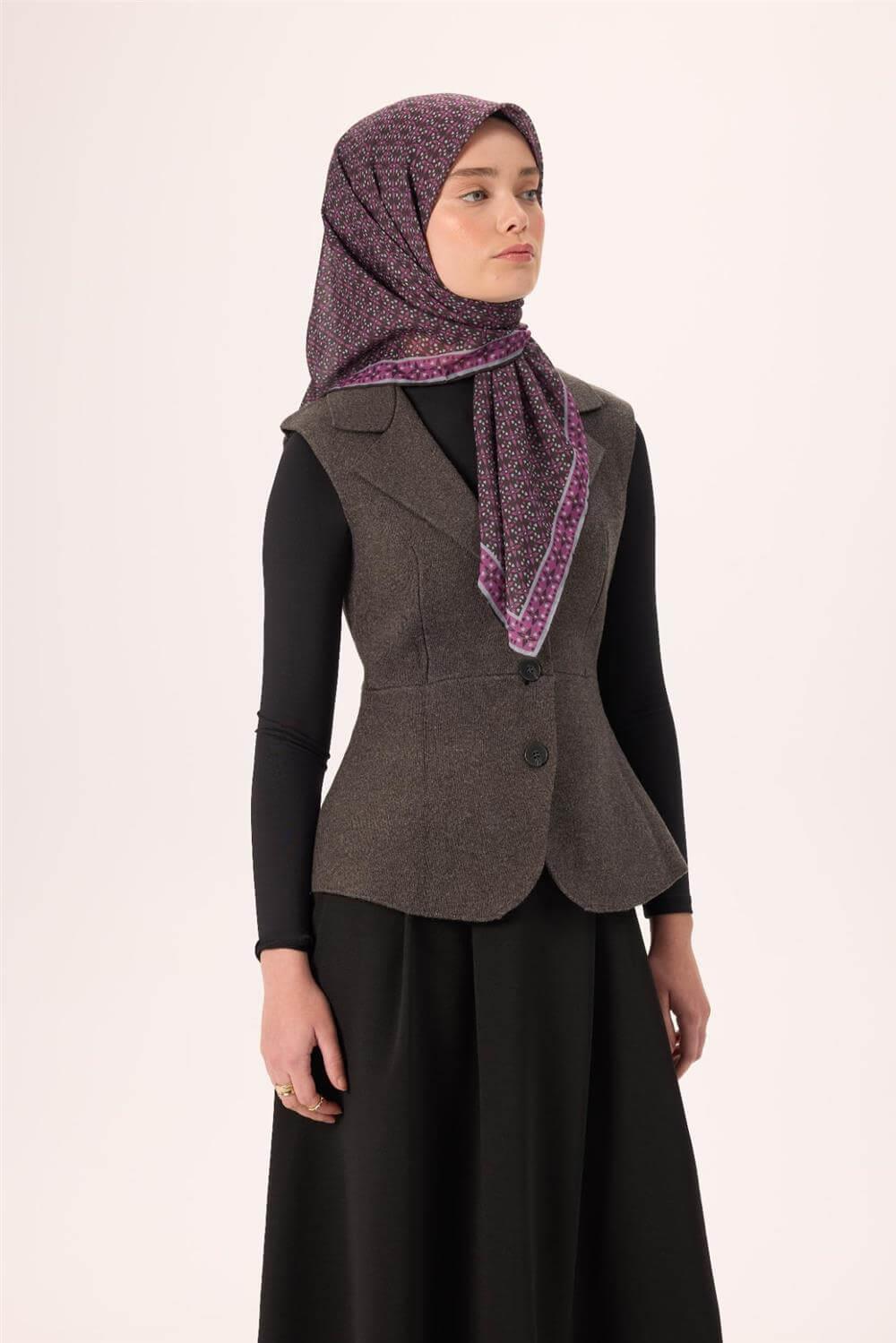 İnce Pamuk Soft Eşarp Siyah-Erguvan Gri Desenli Kaymaz Dokulu Nefes Alan 90x90