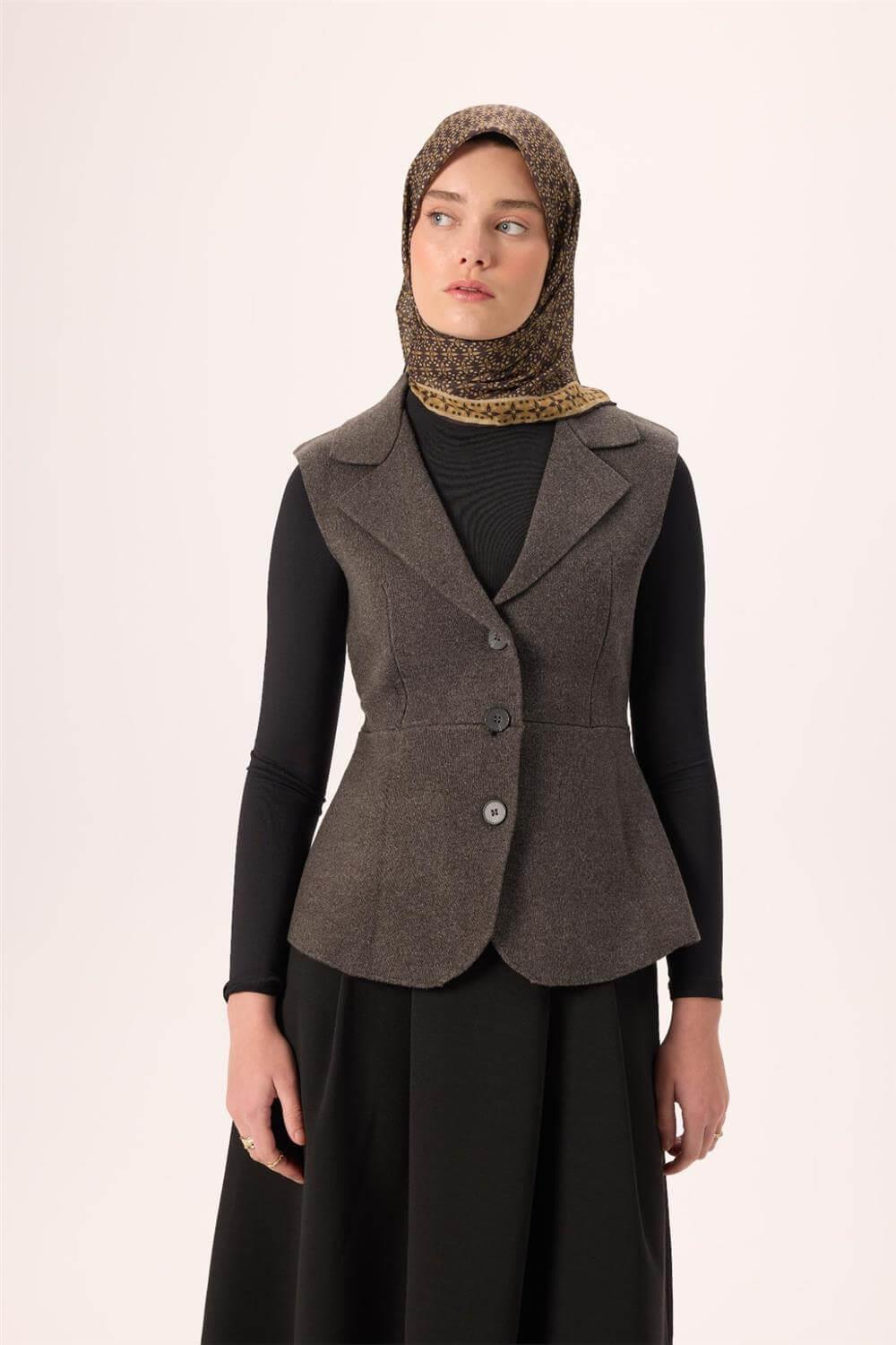 İnce Pamuk Soft Eşarp Siyah-Saman Bej Desenli Kaymaz Dokulu Nefes Alan 90x90