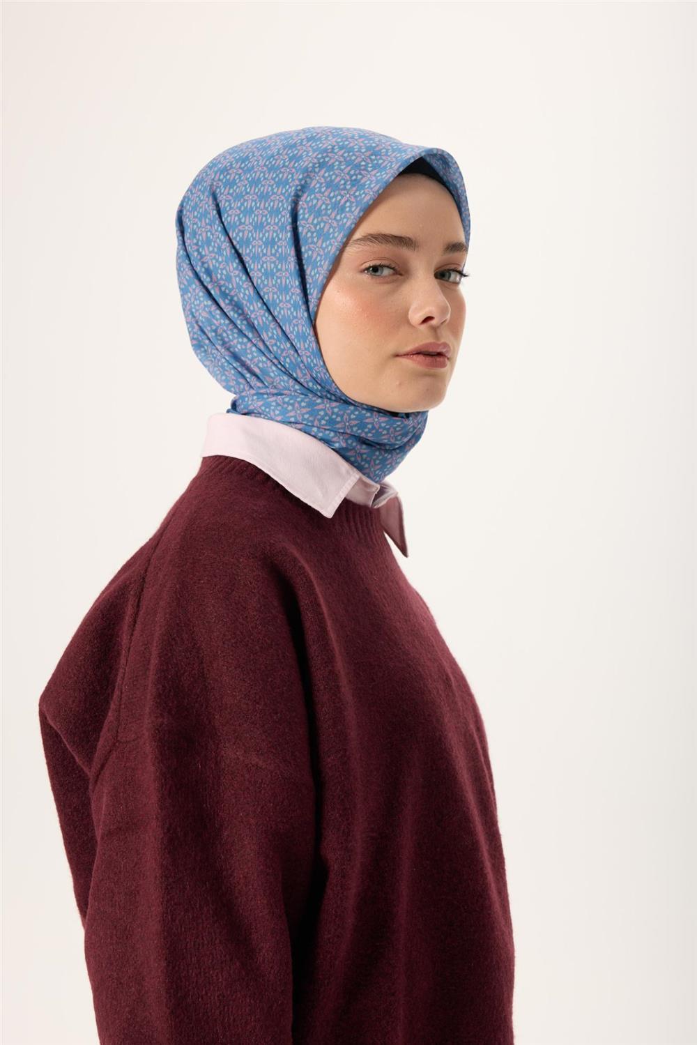 İnce Pamuk Soft Eşarp Bebe Mavisi-Gümüş Desenli Tok Duruşlu Kaymaz 90x90