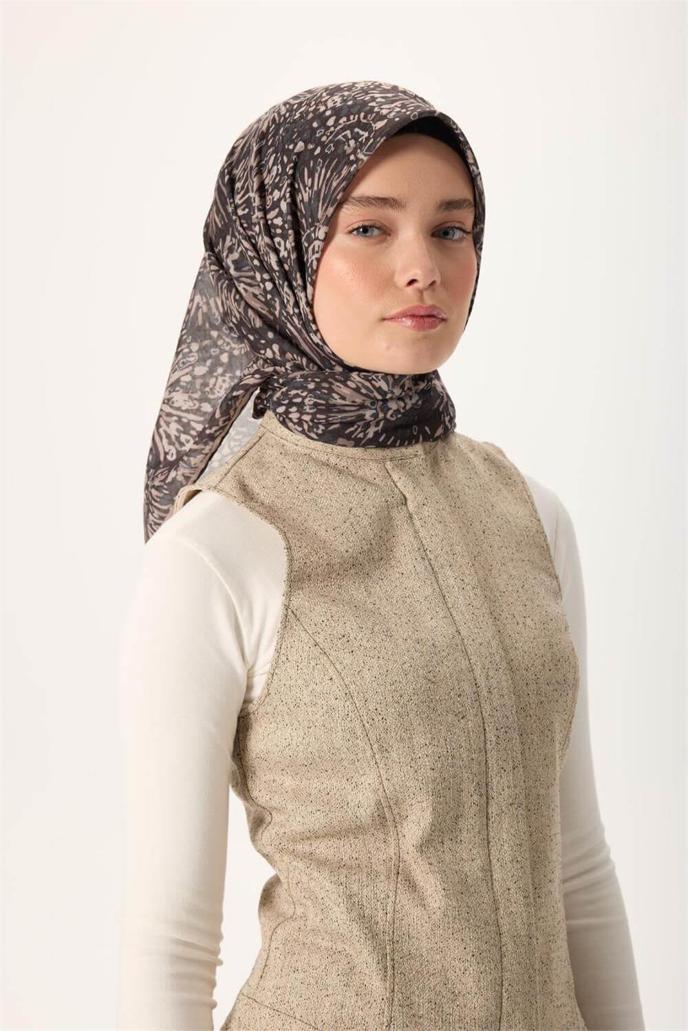İnce Pamuk Soft Eşarp Siyah-Vizon Desenli Tok Duruşlu Kaymaz 90x90
