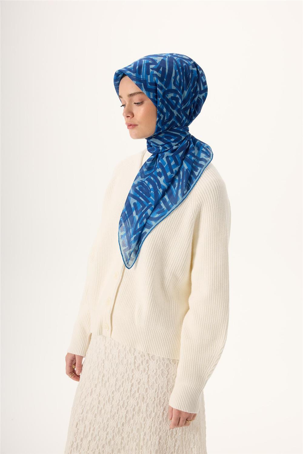 İnce Pamuk Soft Eşarp Parlament Mavi Desenli Yumuşak Dokulu 90x90