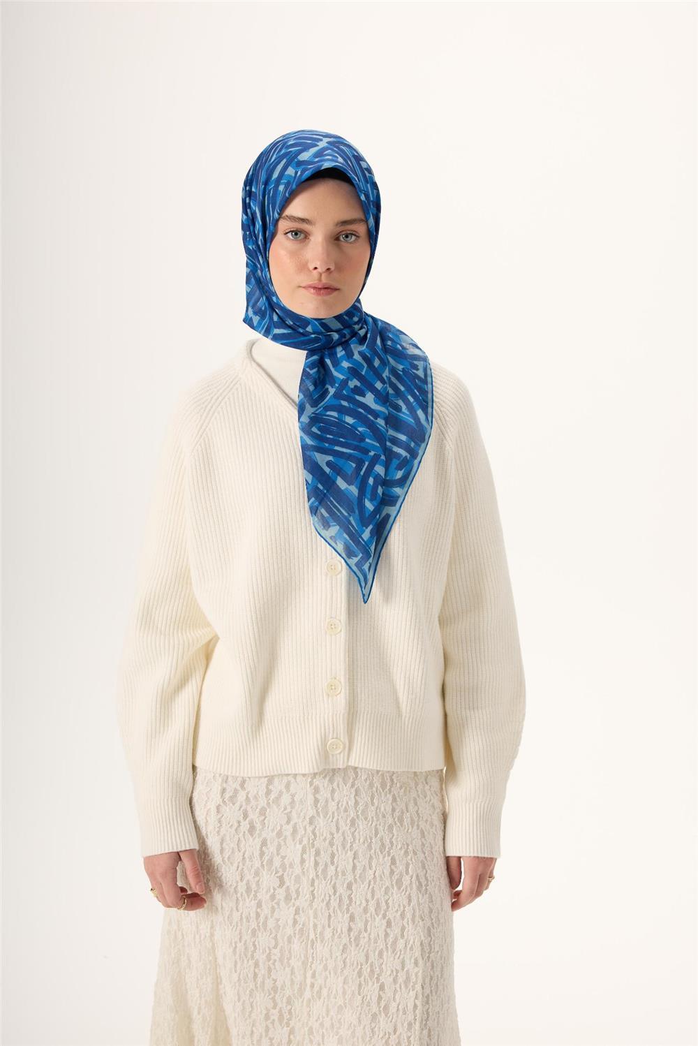 İnce Pamuk Soft Eşarp Parlament Mavi Desenli Yumuşak Dokulu 90x90