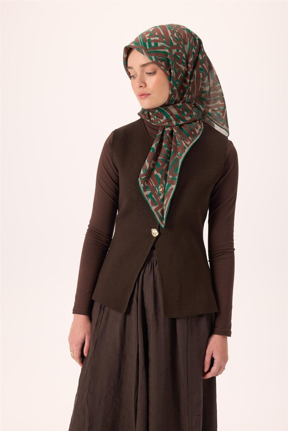 İnce Pamuk Soft Eşarp Sütlü Kahve-Zümrüt Kahverengi Desenli Nefes Alan Tok Duruşlu 90x90