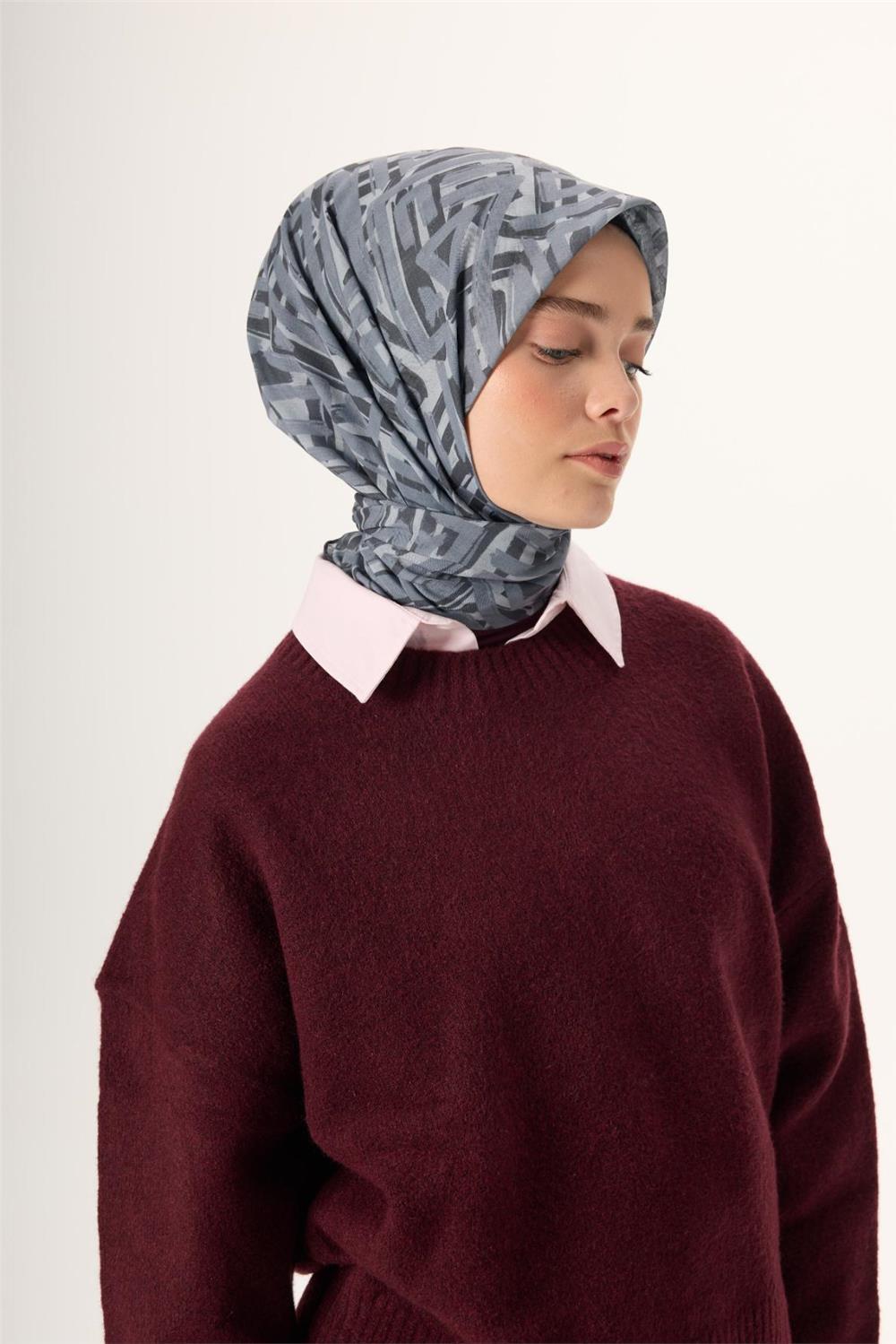 İnce Pamuk Soft Eşarp Gümüş-Gri Füme Desenli Nefes Alan Tok Duruşlu 90x90