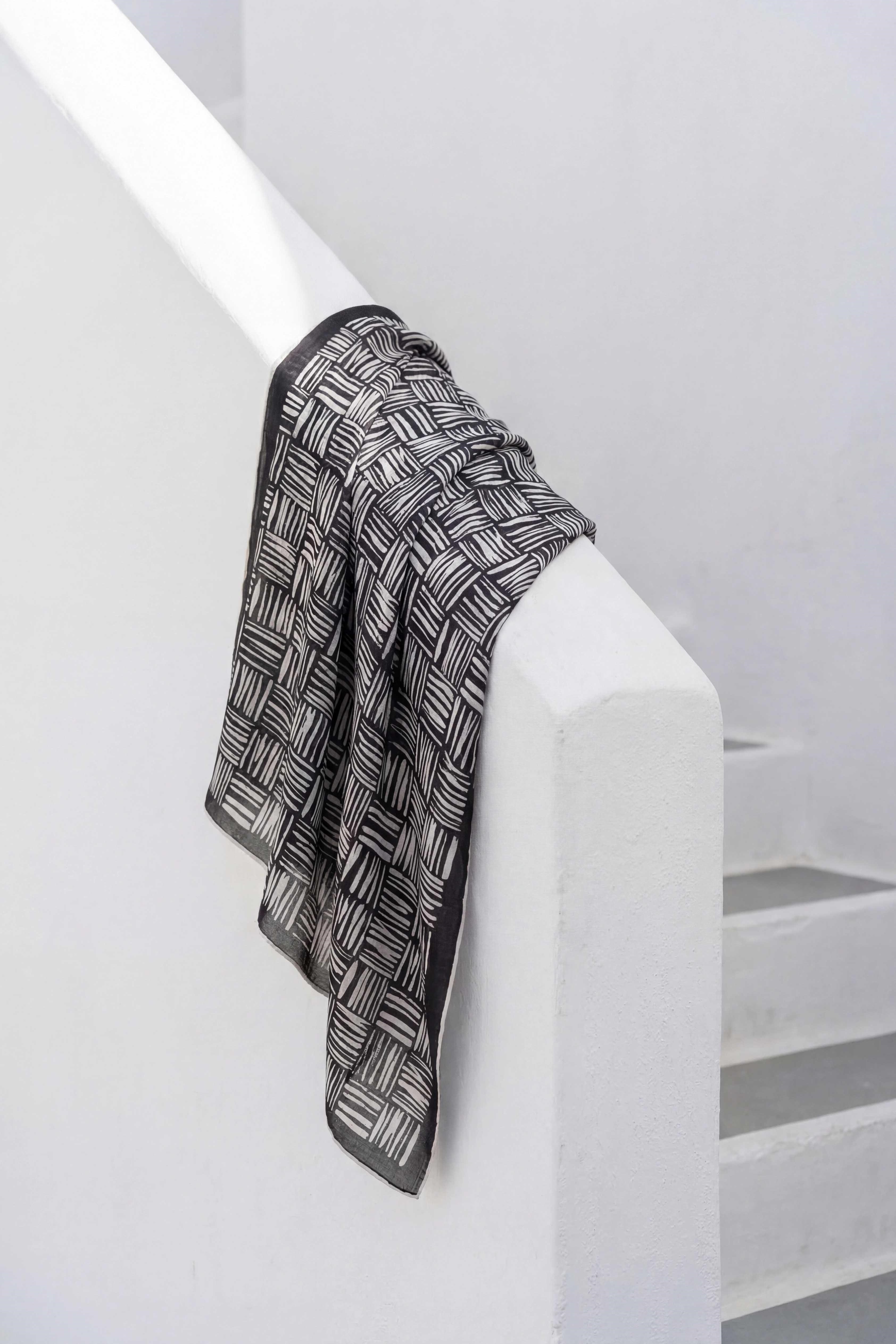 Pamuk Karışımlı Soft Eşarp Çizgi Desen Siyah 90x90
