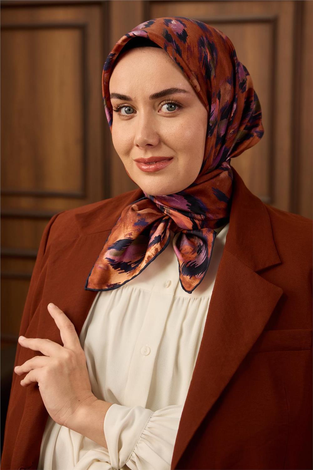Twill İpek Eşarp Lacivert-Bakır Desenli Tok Duruşlu 90x90