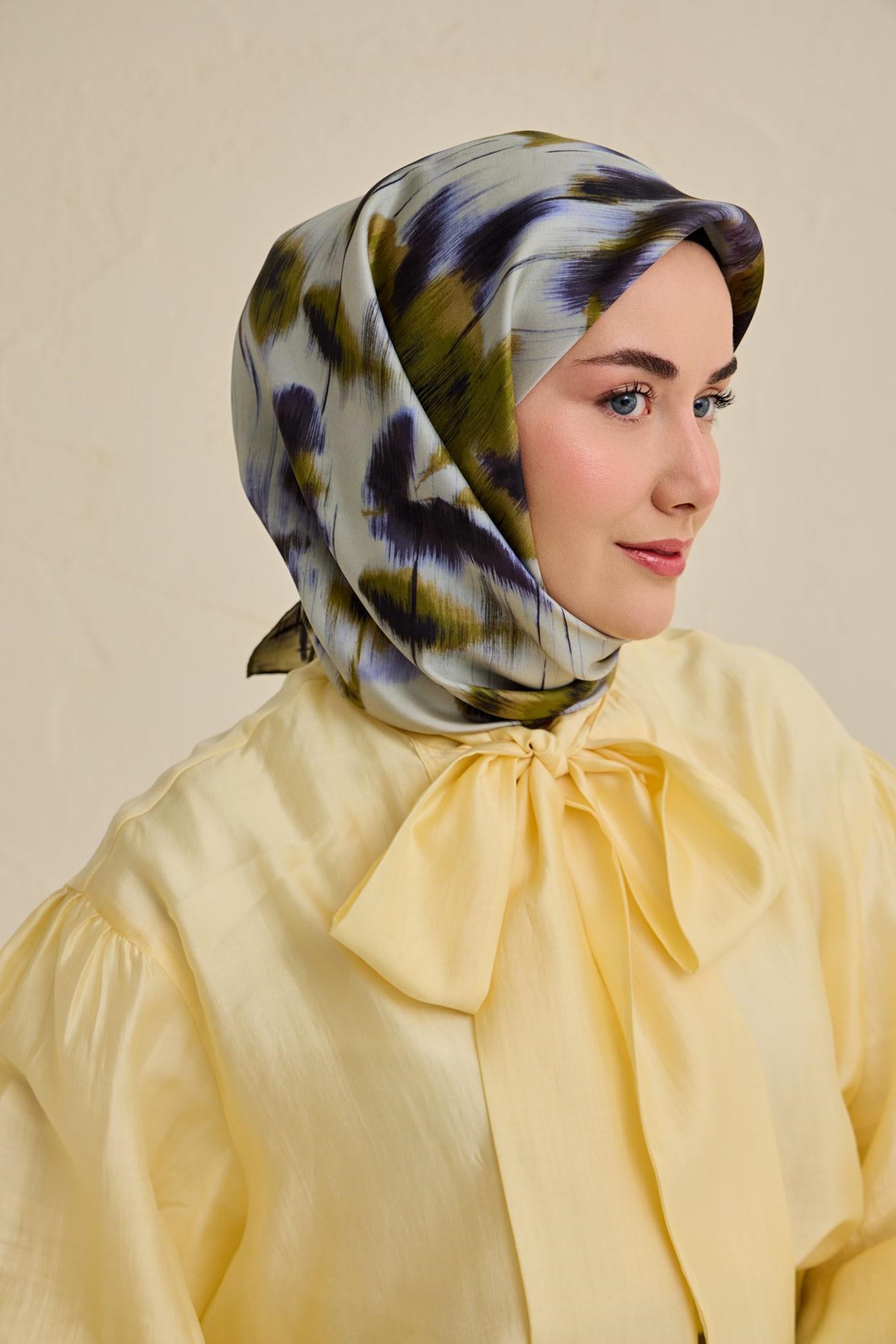 Twill İpek Eşarp Soyut Çiçek Desen Bebe Mavi 90x90
