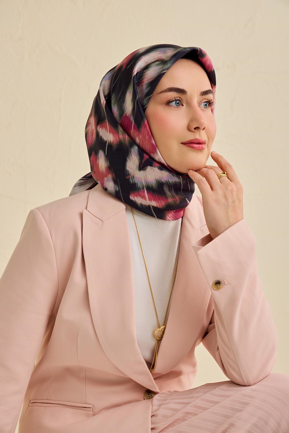 Twill İpek Eşarp Soyut Çiçek Desen Siyah 90x90