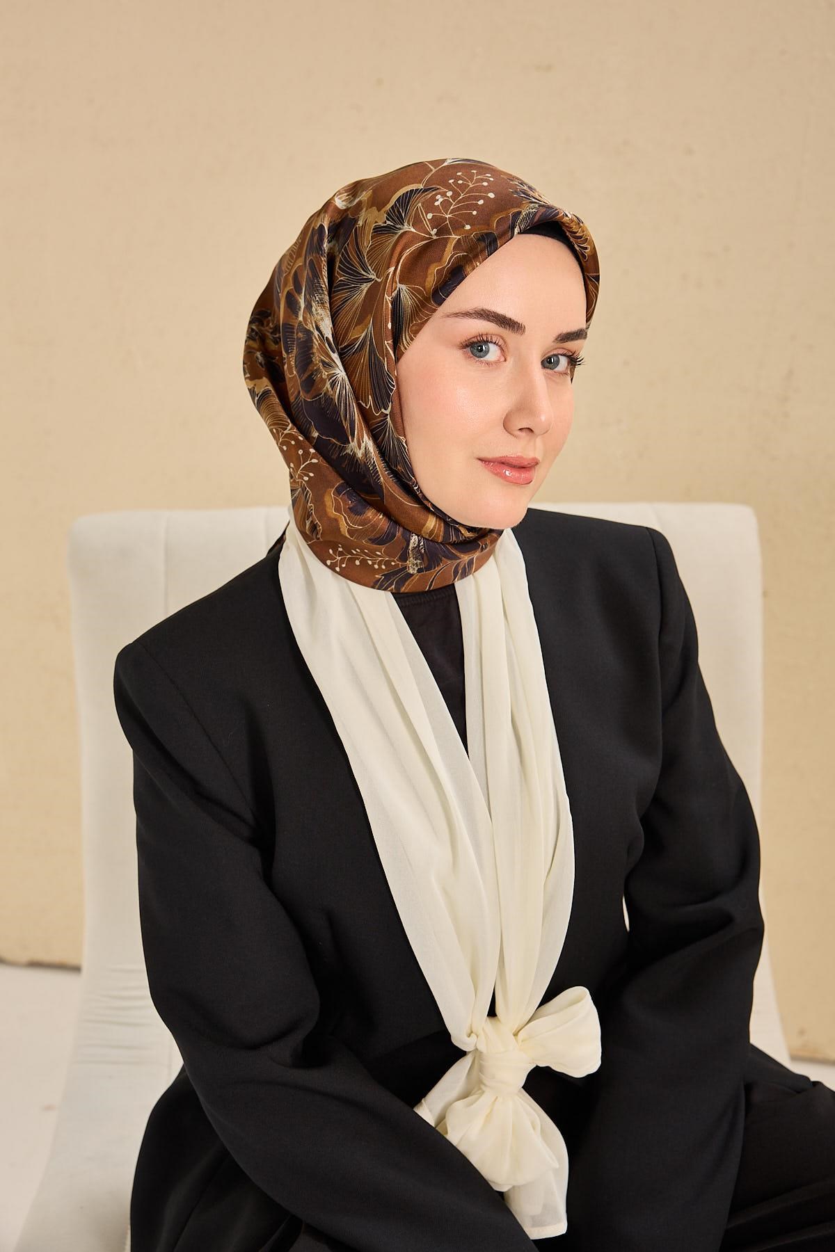 Twill İpek Eşarp Büyük Çiçek Kahverengi 90x90