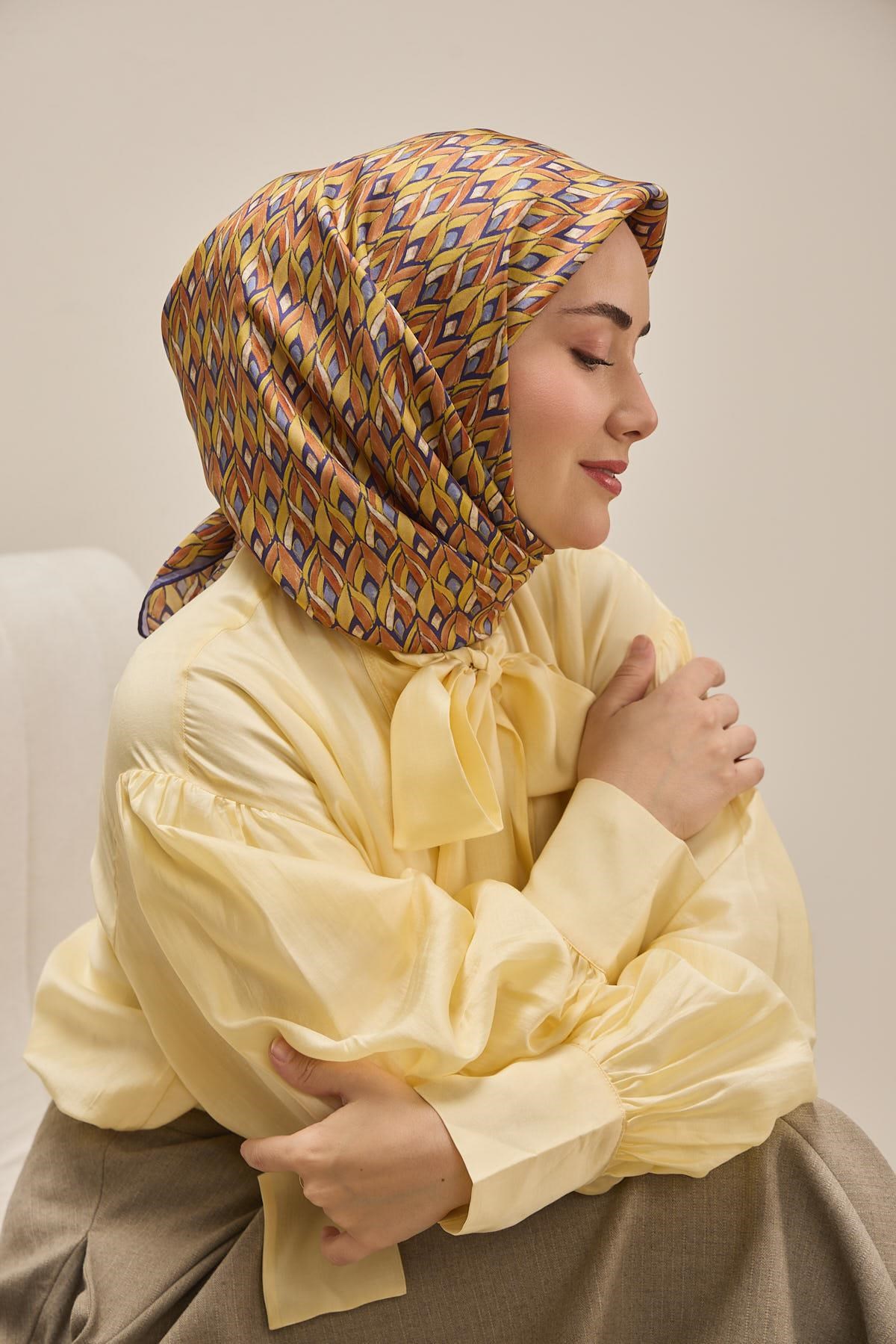 Twill İpek Eşarp Yaprak Ritmi Taba Sarı 90x90