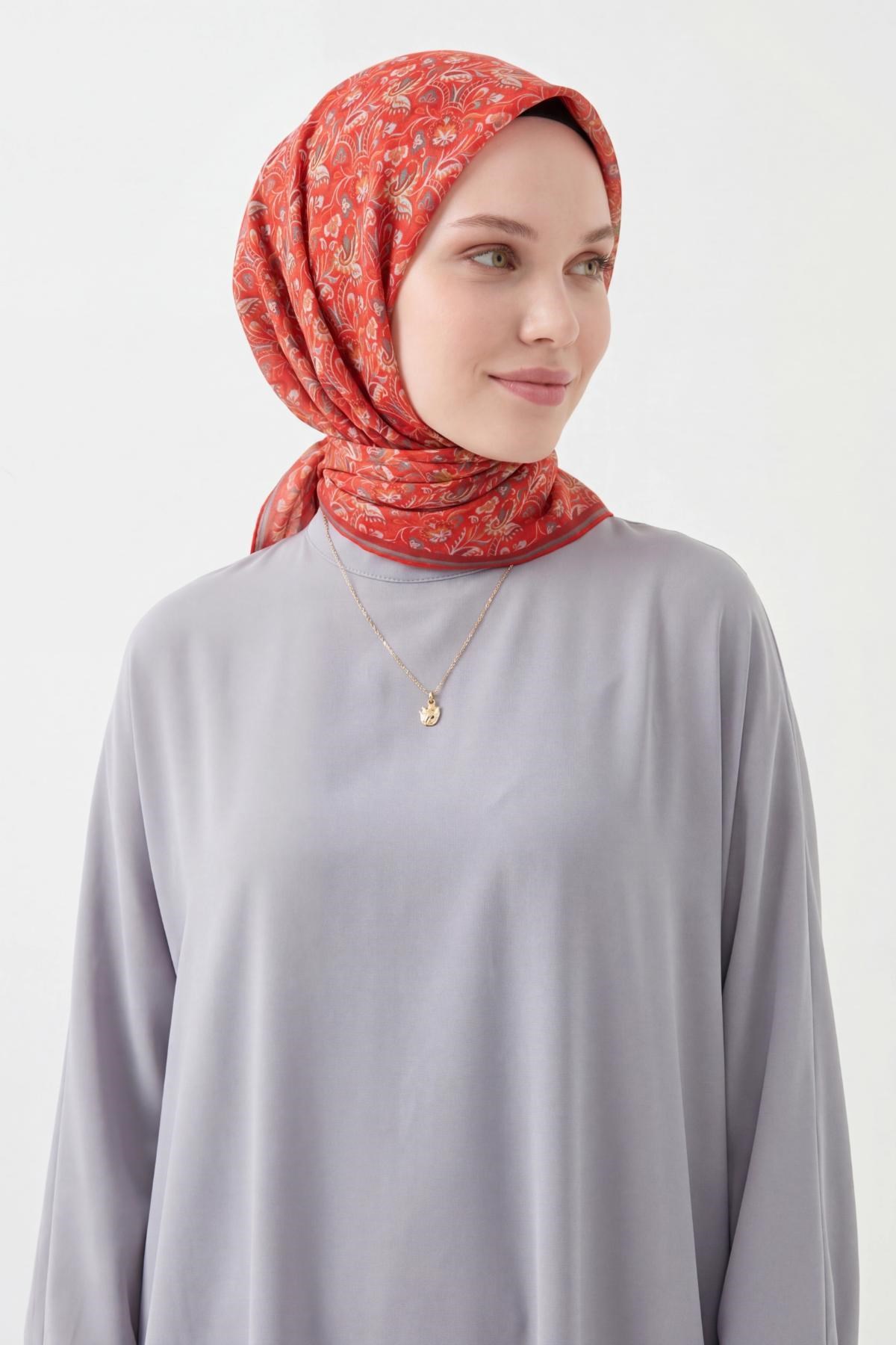 Soft Eşarp Garden Barlak Kırmızı 90x90