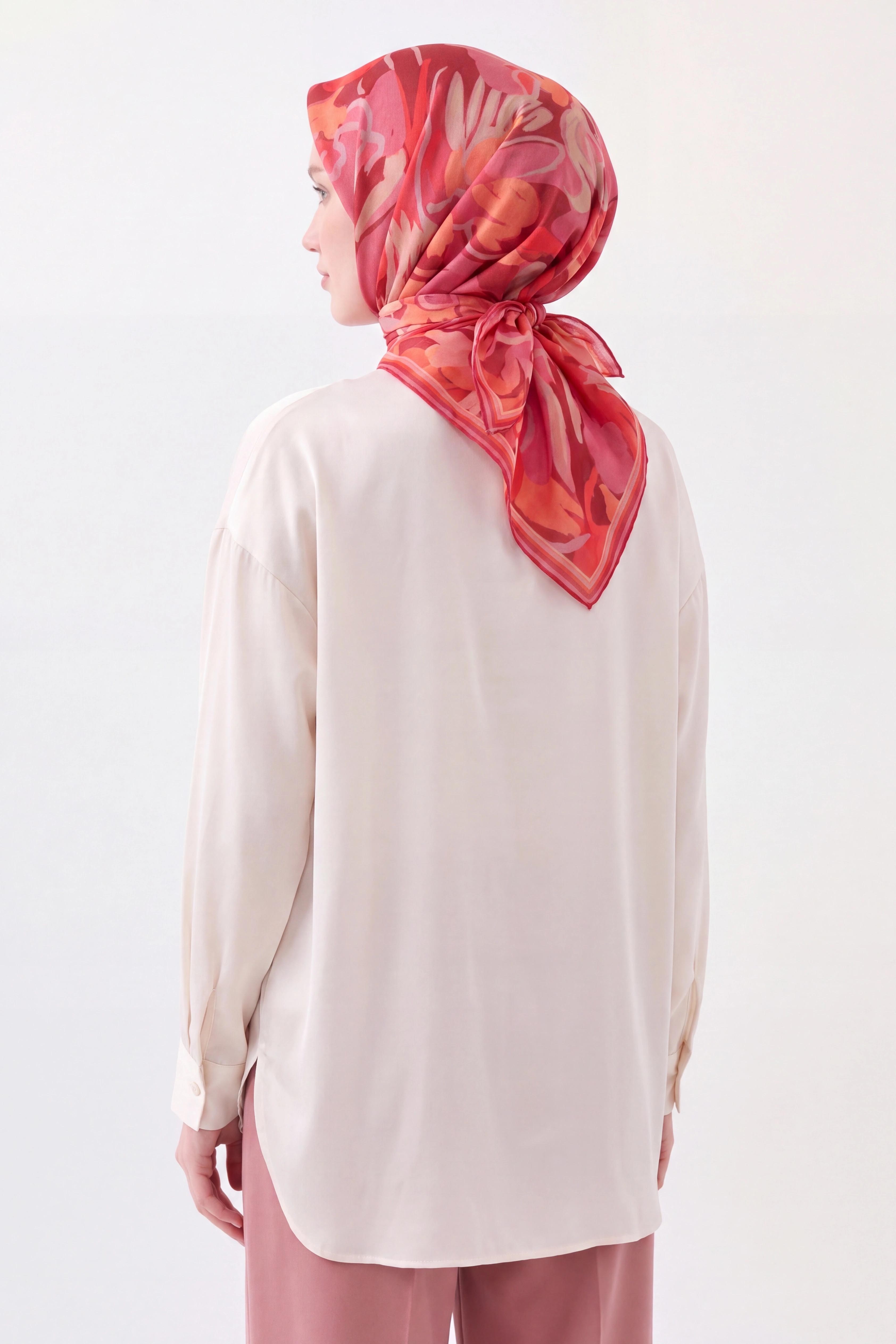 Soft Eşarp Painterly Floral Fuşya