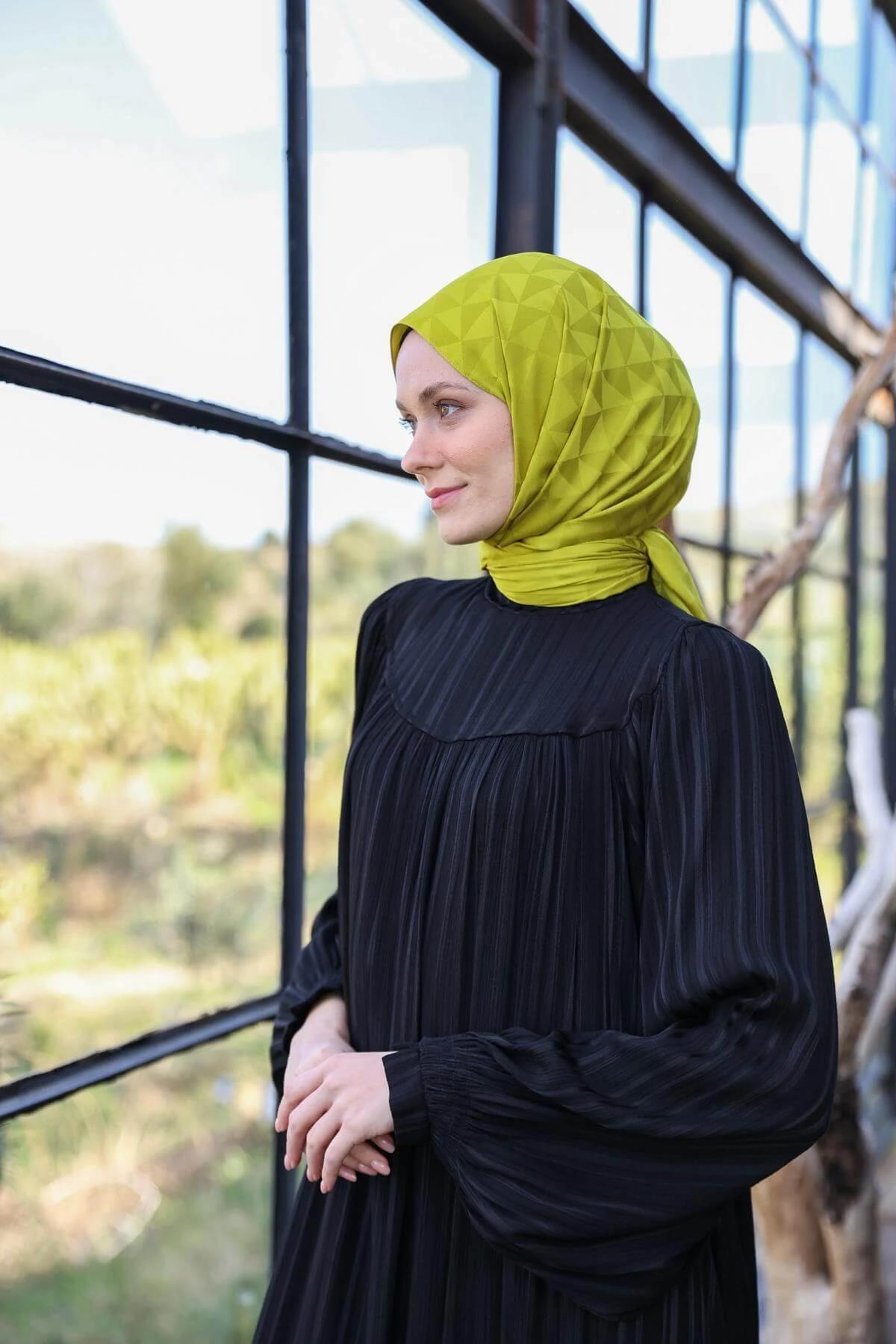 Triangle Desen İpeksi Jakar Şal Yağ Yeşili 9005-21