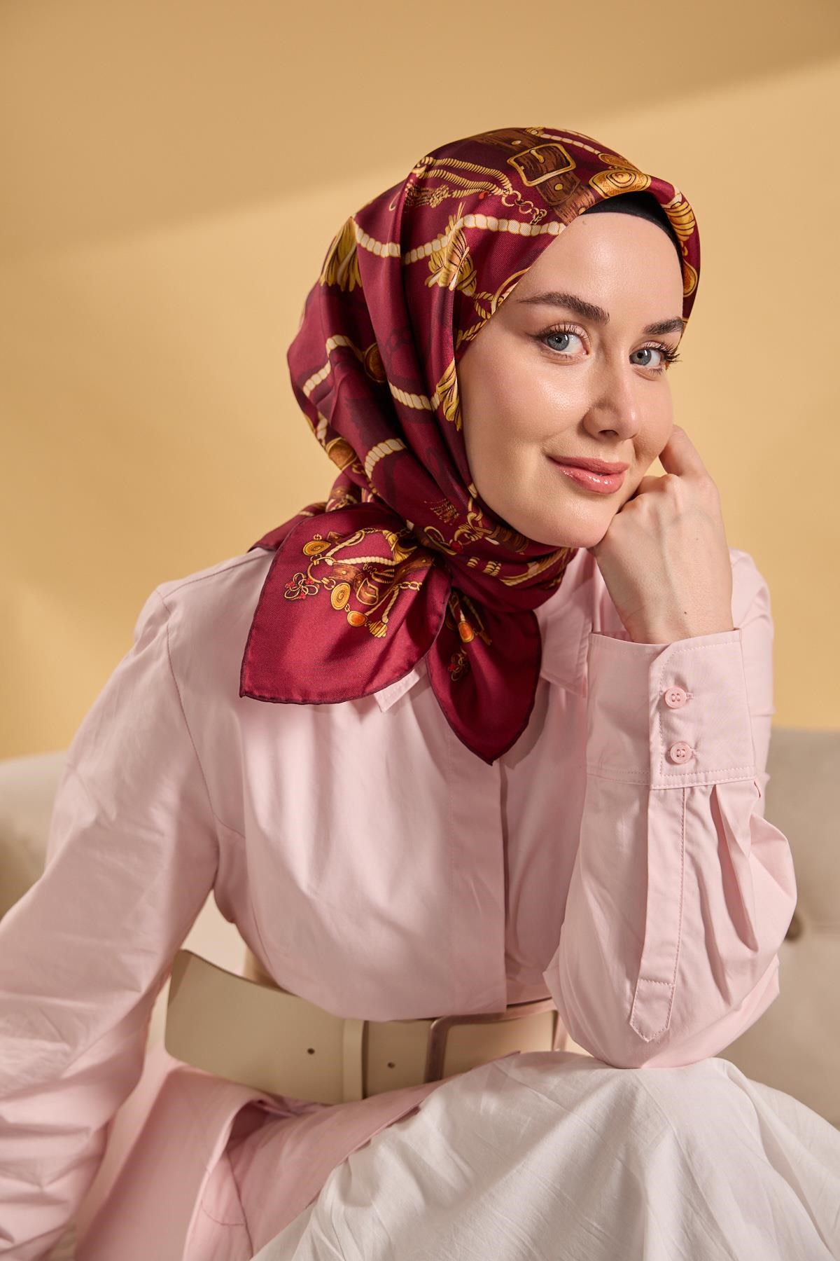Twill İpek Detailed Belt Eşarp Vişne Çürüğü 90x90