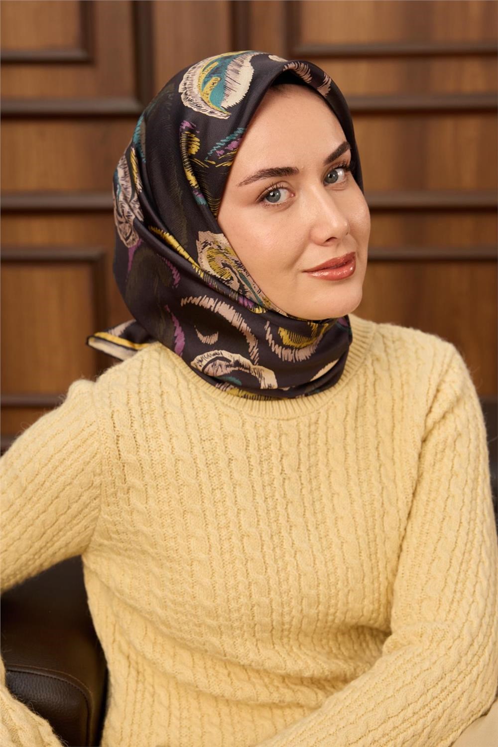 Twill İpek Eşarp Antrasit-Haki Desenli Tok Duruşlu 90X90