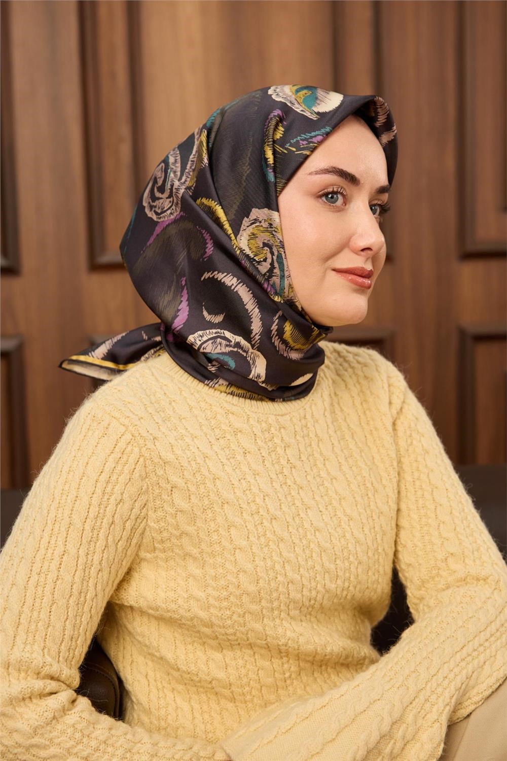 Twill İpek Eşarp Antrasit-Haki Desenli Tok Duruşlu 90X90