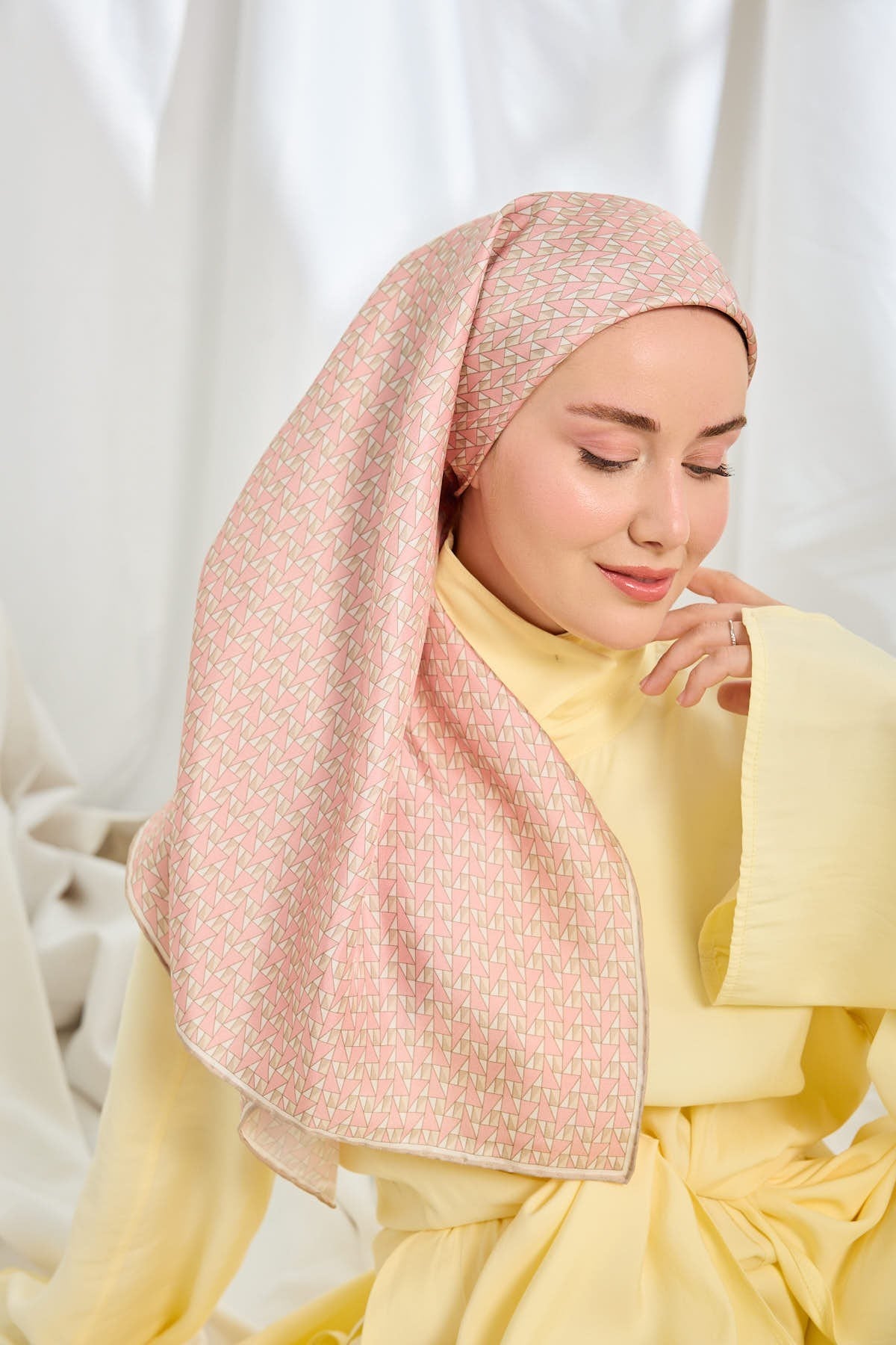 Twill İpek Eşarp Geometric Pattern Pembe