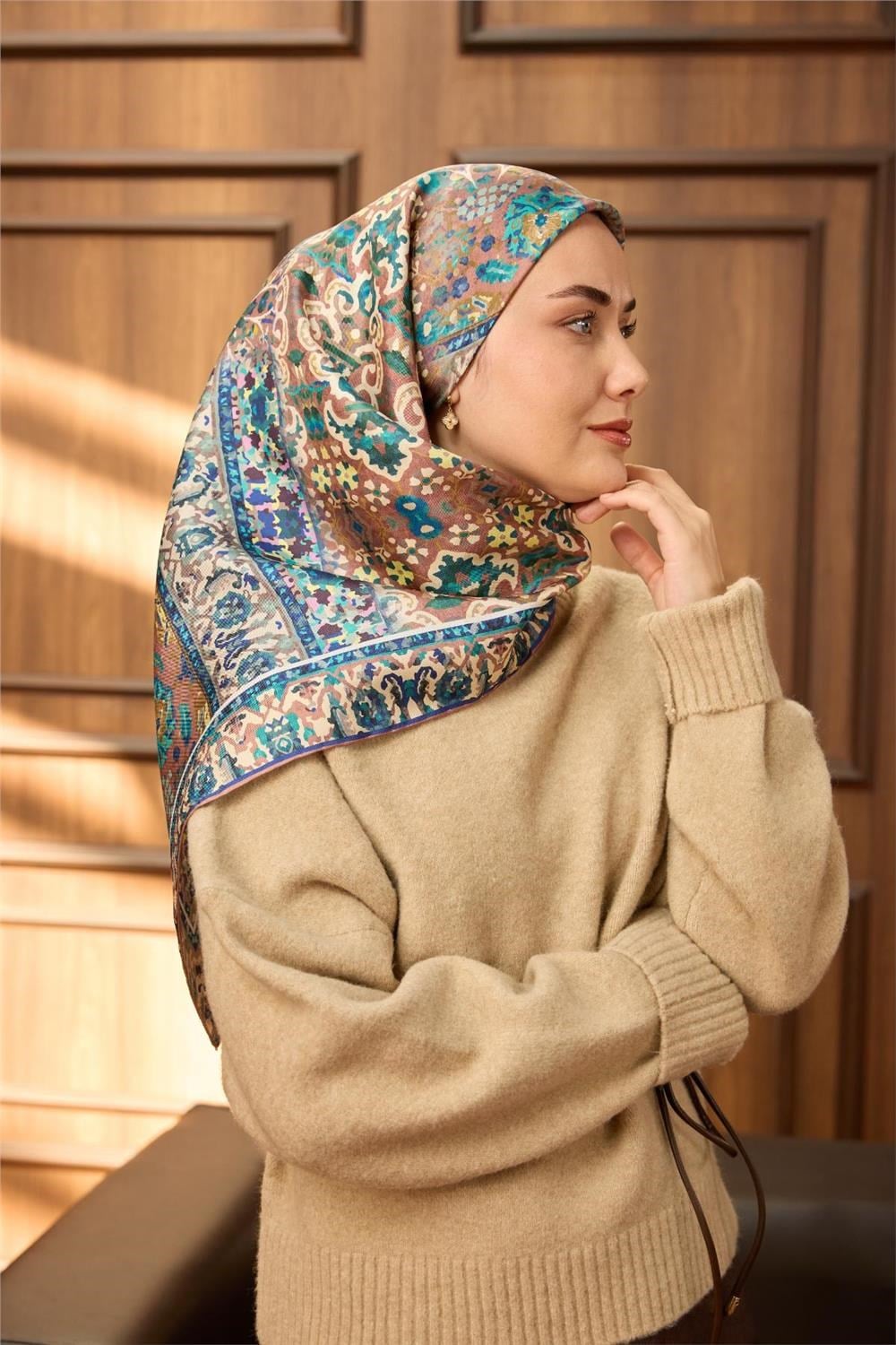 Twill İpek Eşarp Gül Kurusu-Mavi Desenli Kaymaz Tok Duruşlu 90X90