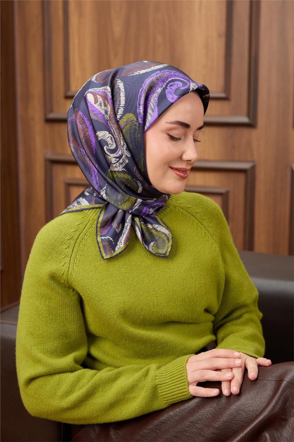 Twill İpek Eşarp Koyu Lacivert-Funda Desenli Tok Duruşlu 90X90