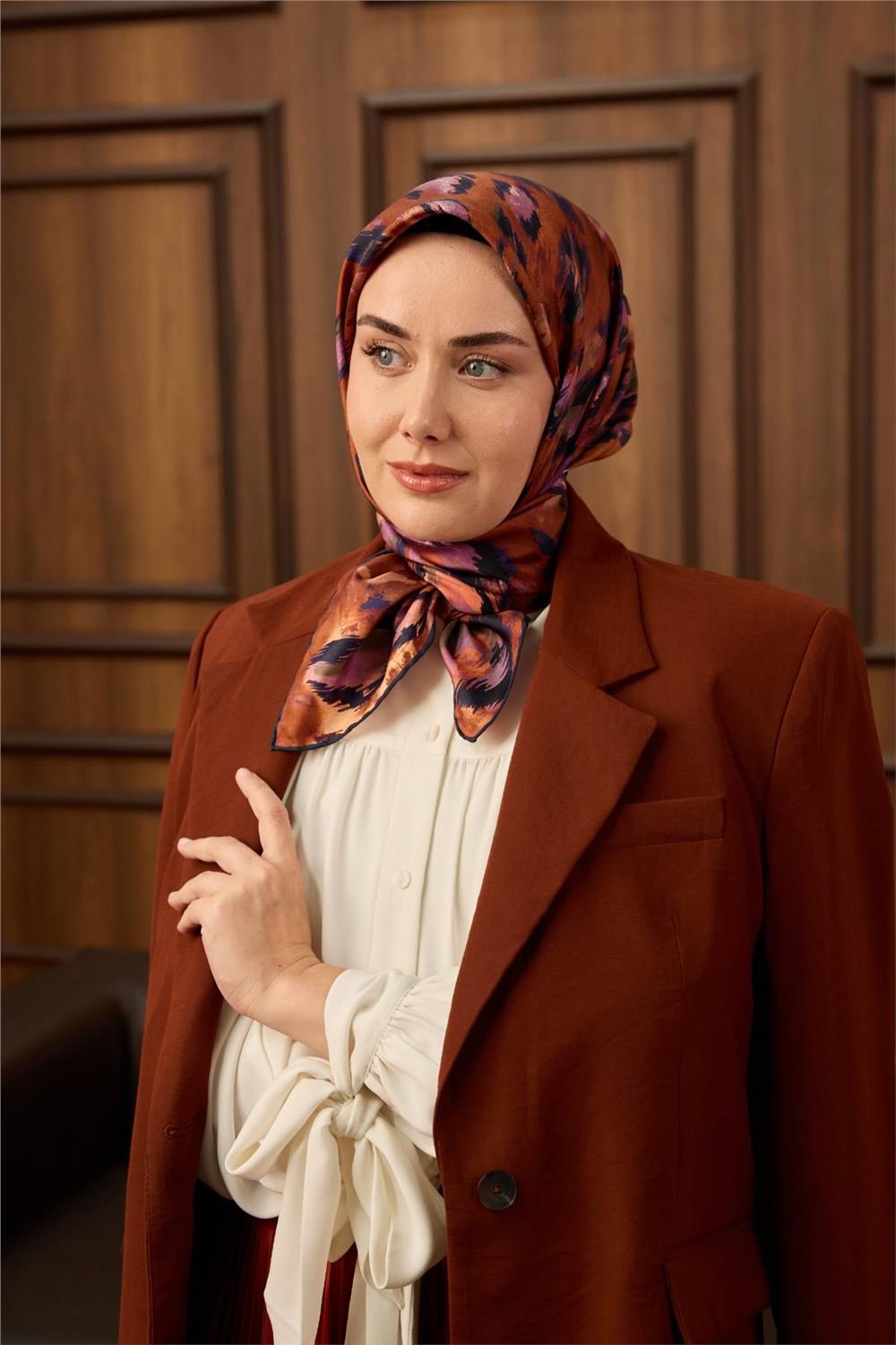 Twill İpek Eşarp Lacivert-Bakır Desenli Tok Duruşlu 90X90