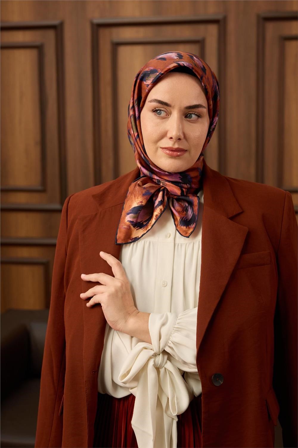 Twill İpek Eşarp Lacivert-Bakır Desenli Tok Duruşlu 90X90