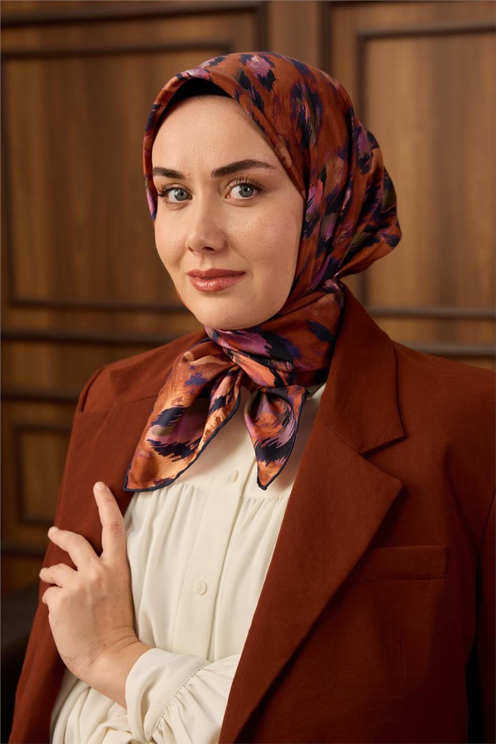 Twill İpek Eşarp Lacivert-Bakır Desenli Tok Duruşlu 90X90