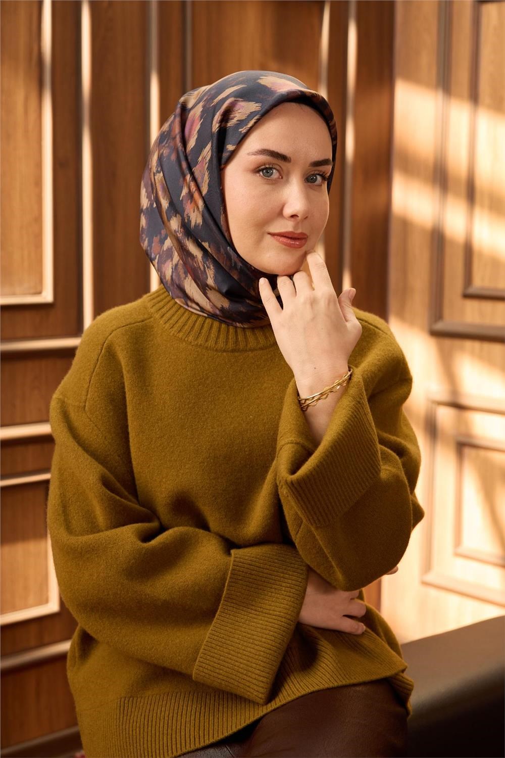 Twill İpek Eşarp Lacivert-Vizon Desenli Tok Duruşlu 90X90