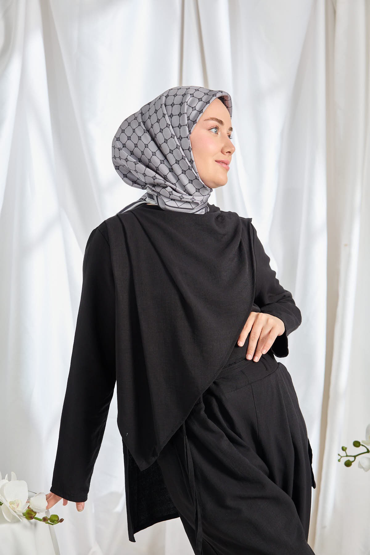 Twill İpek Eşarp Monogram Füme