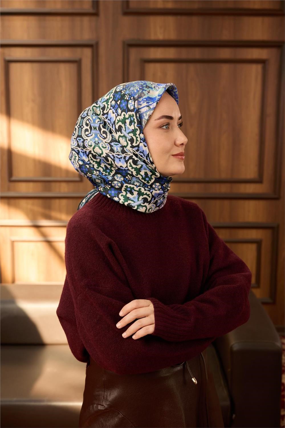 Twill İpek Eşarp Petrol Mavisi-Ekru Desenli Tok Duruşlu 90X90
