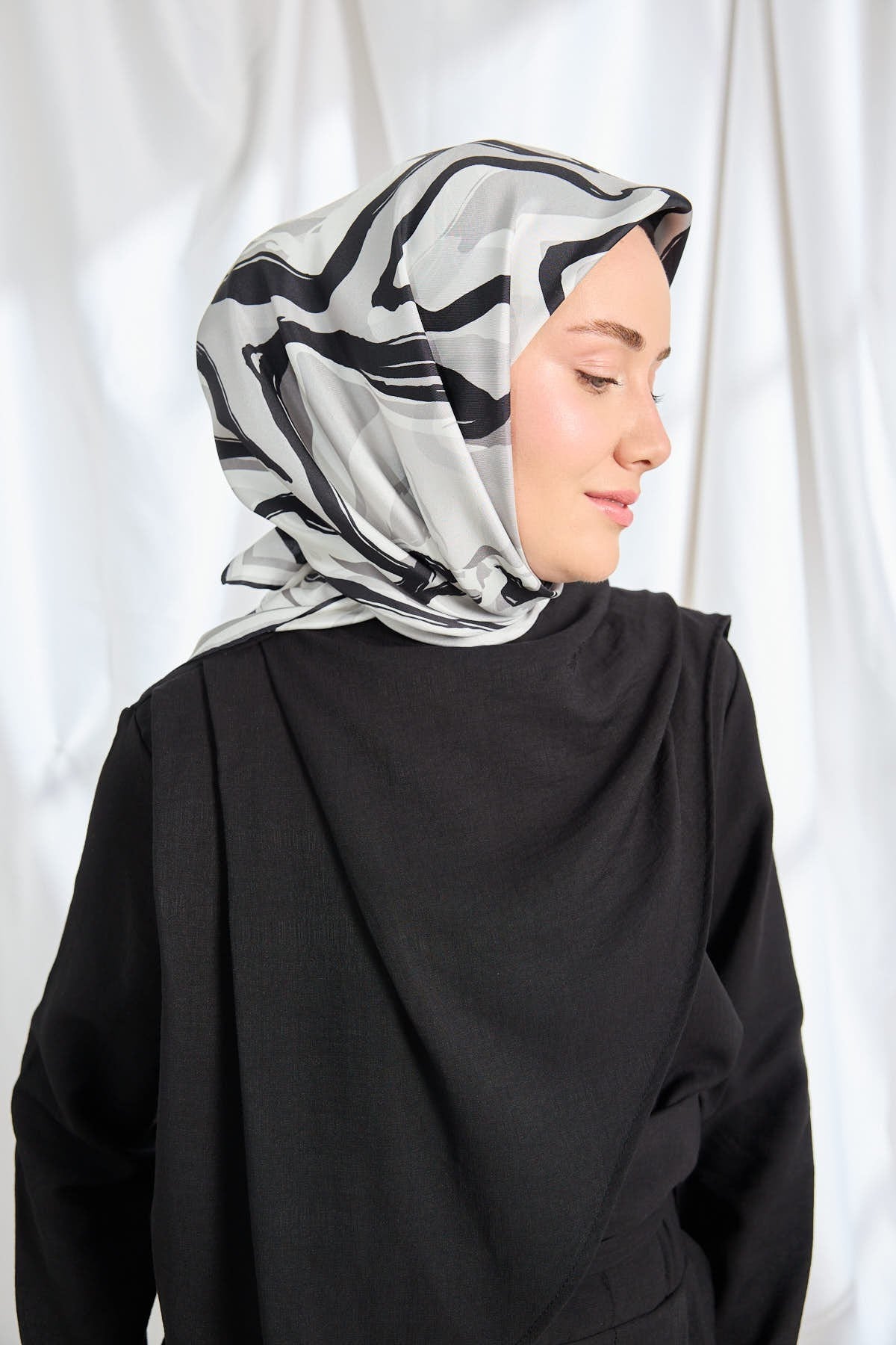 Twill İpek Eşarp Soyut Siyah