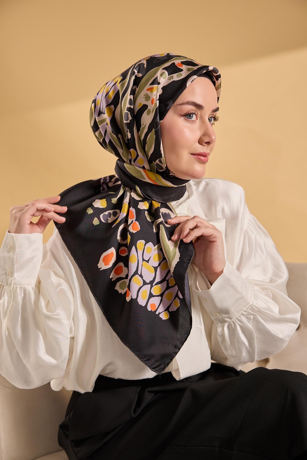 Twill İpek Mercan Eşarp Siyah 90x90