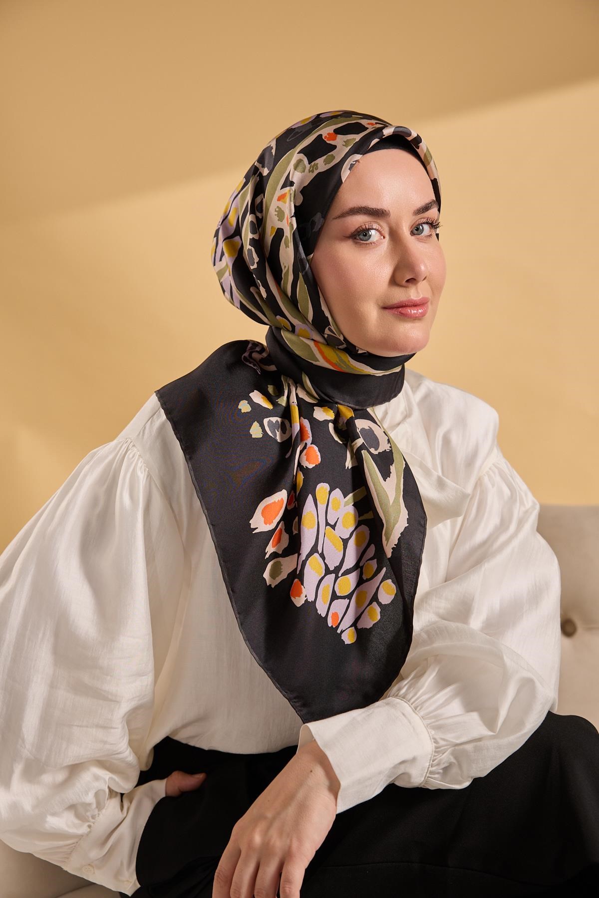 Twill İpek Mercan Eşarp Siyah 90x90