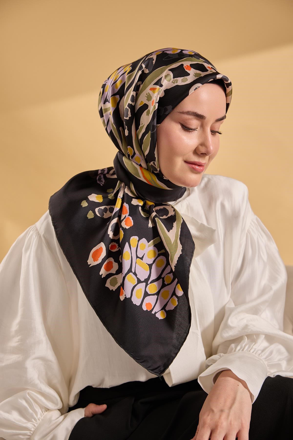 Twill İpek Mercan Eşarp Siyah 90x90