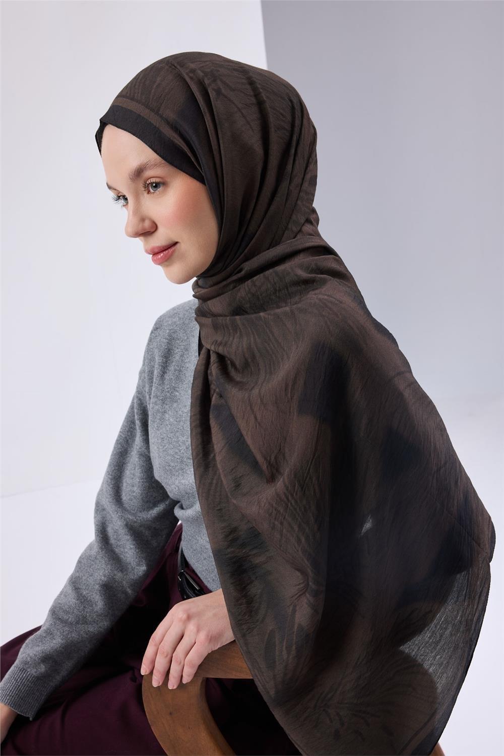 Viskon Mayda Şal Siyah Zeminli Acı Kahve Tonlu Düz Dokulu Yumuşak Dökümlü 190x70