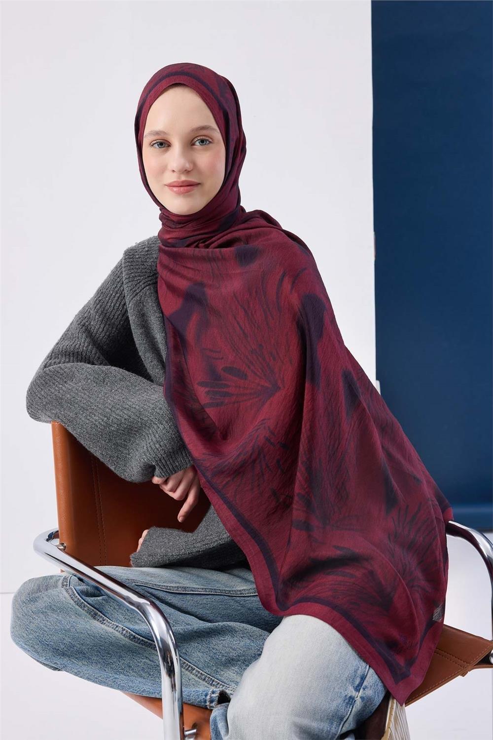 Viskon Mayda Şal Vişne Zeminli Siyah Detaylı Desenli Yumuşak Dokulu Dökümlü 190x70