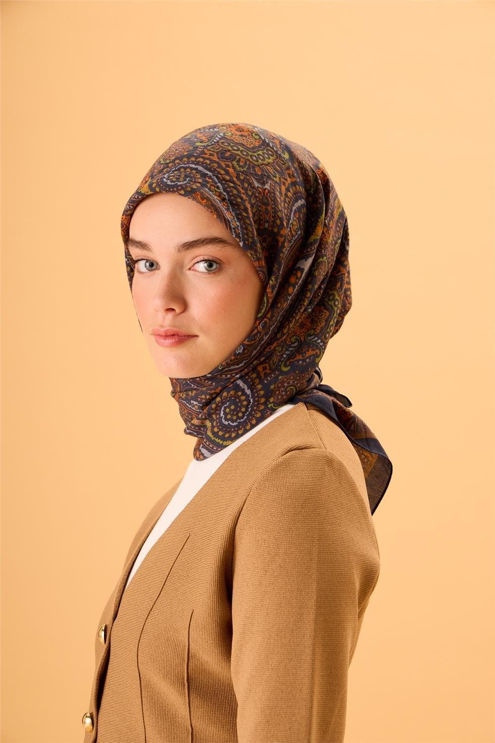 Viskon Karışımlı Velora Eşarp Lacivert-Turuncu Gri Fıstık Yeşili Kahverengi Desenli Tok Duruşlu 90x90