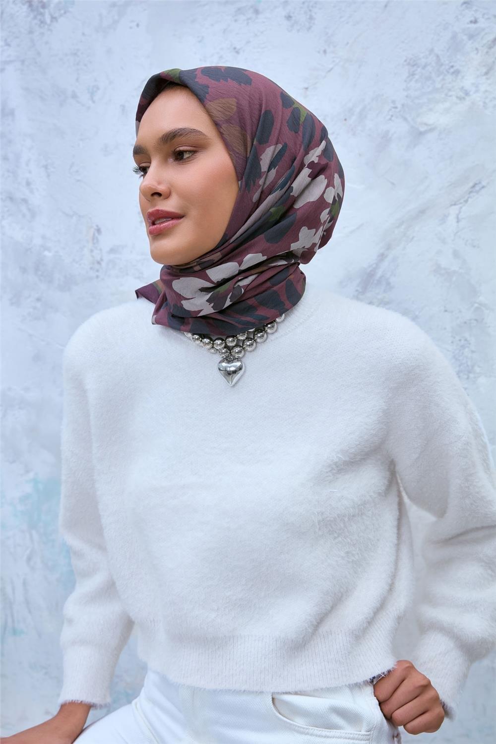 Viskon Velora Eşarp Mürdüm-Gül Kurusu-Petrol Mavi Desenli Kaymaz Dokulu Tok Duruşlu 90x90