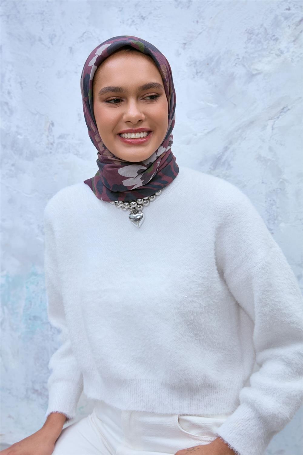 Viskon Velora Eşarp Mürdüm-Gül Kurusu-Petrol Mavi Desenli Kaymaz Dokulu Tok Duruşlu 90x90