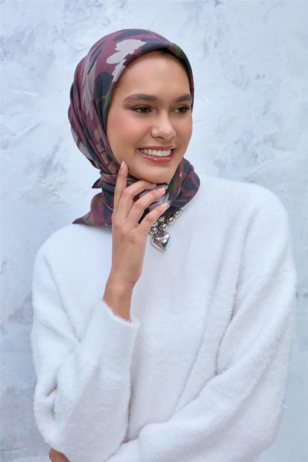 Viskon Velora Eşarp Mürdüm-Gül Kurusu-Petrol Mavi Desenli Kaymaz Dokulu Tok Duruşlu 90x90