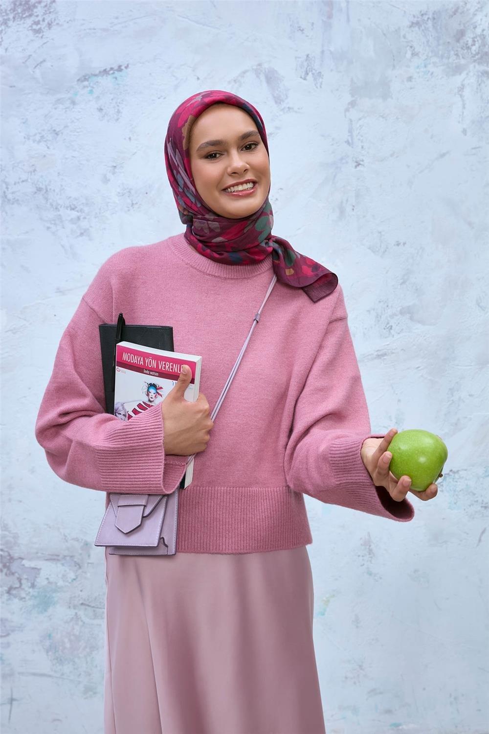 Viskon Velora Eşarp Mürdüm-Çilek Kırmızısı-Yeşil Desenli Kaymaz Dokulu Tok Duruşlu 90x90