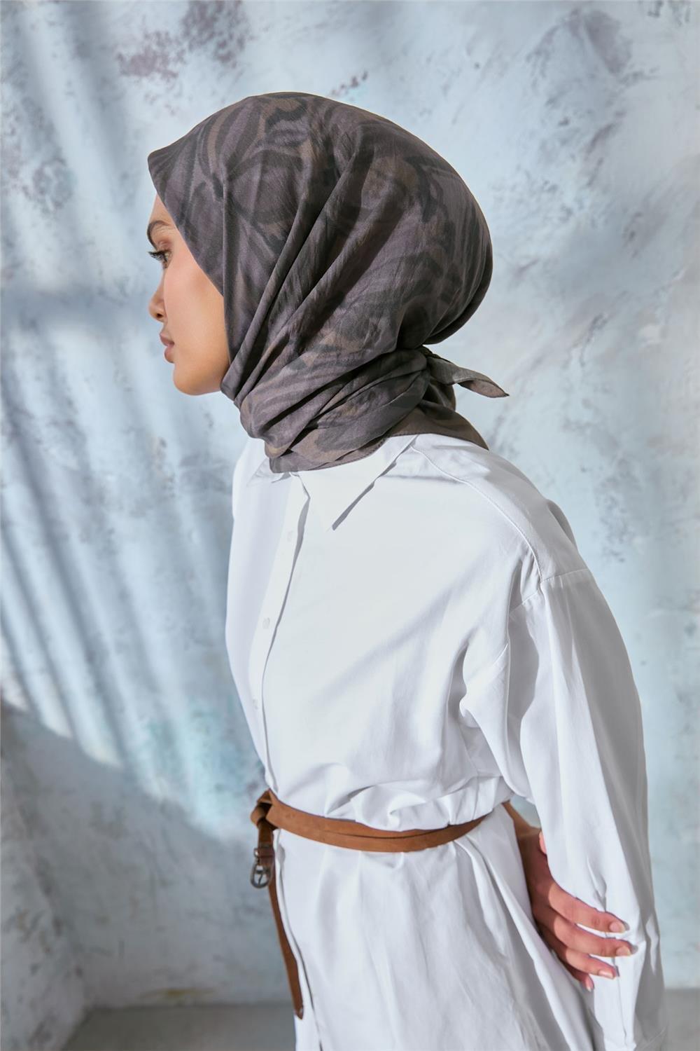Viskon Velora Eşarp Zeytin Gri-Sazlık Yeşili Desenli Tok Duruşlu Kaymaz Dokulu 90x90