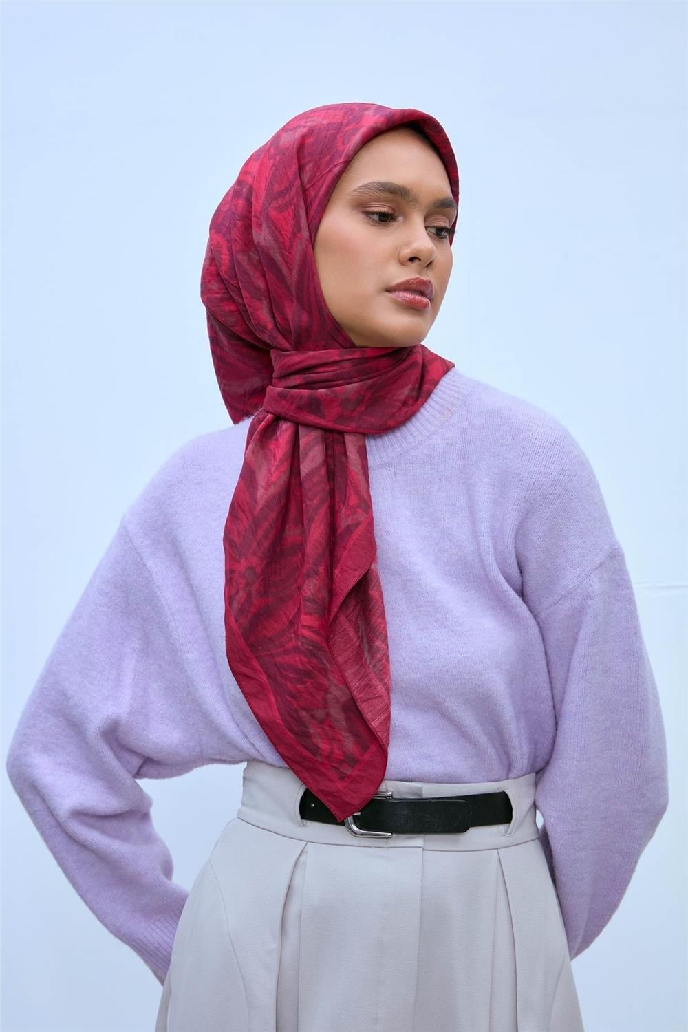 Viskon Velora Eşarp Çilek Kırmızısı-Vişne Tonlu Desenli Tok Duruşlu Kaymaz 90x90