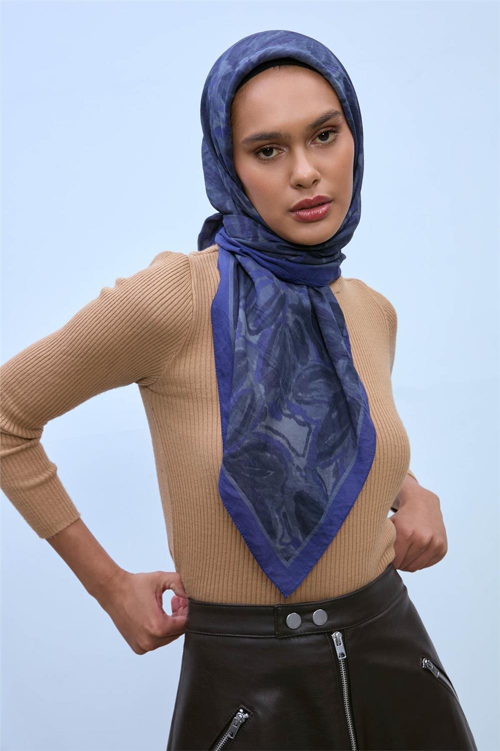 Viskon Velora Eşarp Mor-Antrasit Desenli Kaymaz Tok Duruşlu 90x90